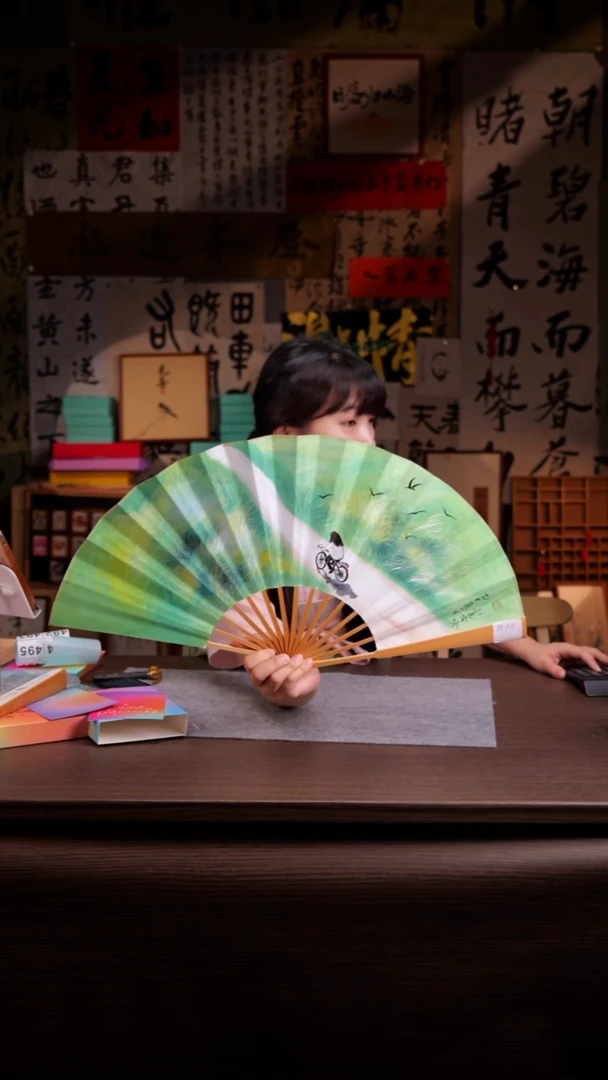 国画路漫漫-10寸 手写 扇子-哈哈