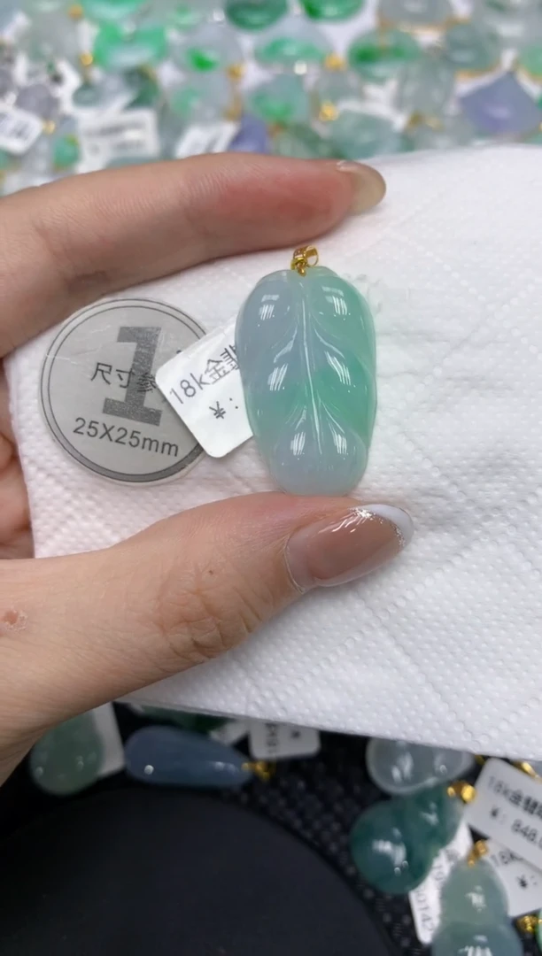 颈饰18K金镶嵌翡翠11111111