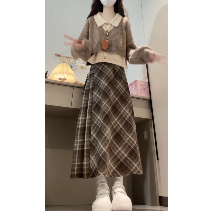 大码秋冬新款胖MM美拉德学院减龄Polo领假两件毛衣半身裙法式套装