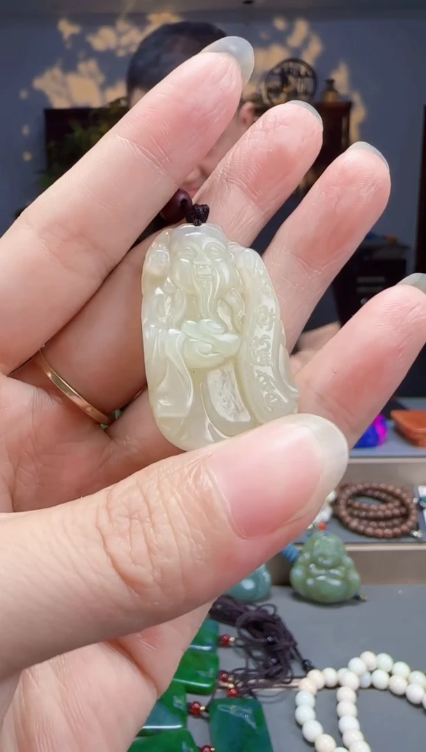 和田玉未镶嵌颈饰1