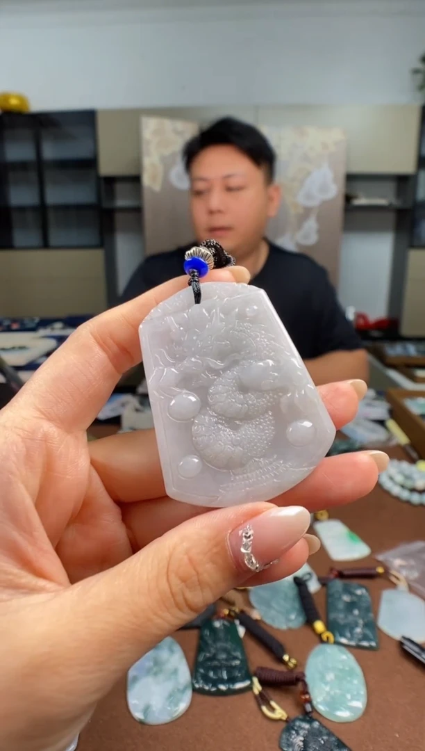 颈饰未镶嵌翡翠多样性发其一