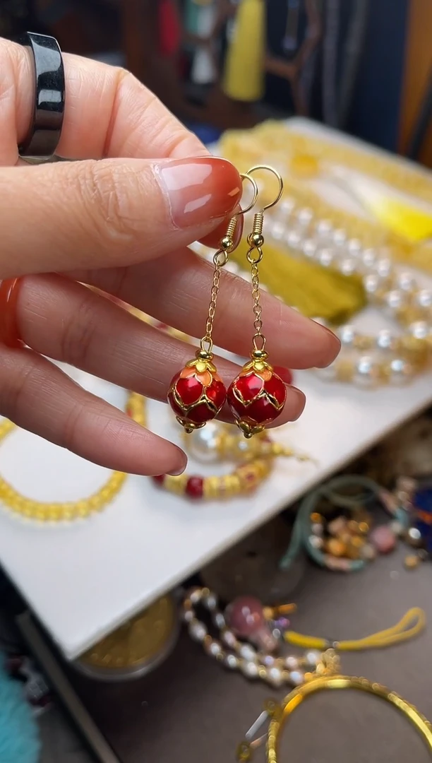 【闪购商品】玫红色莲花珐琅耳钩