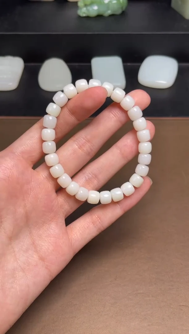 和田玉未镶嵌颈饰11