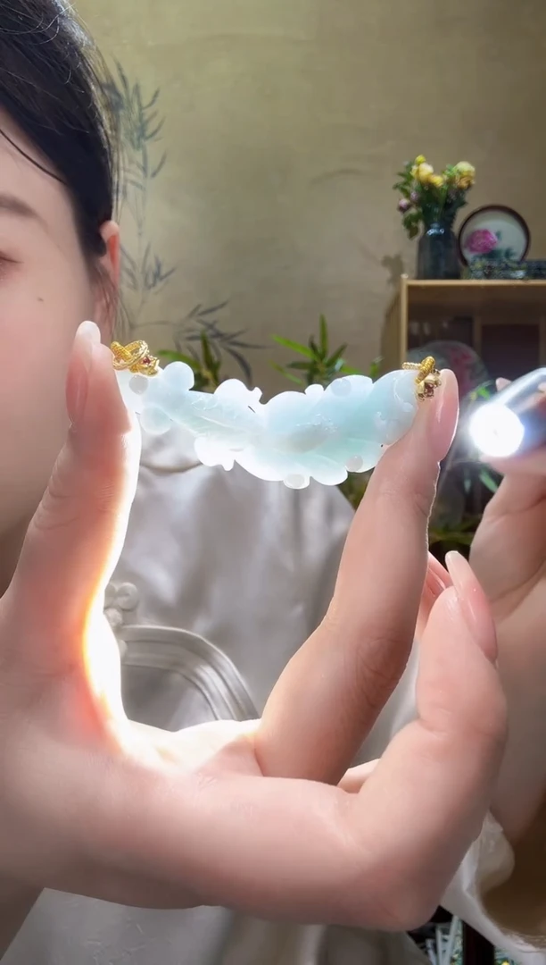 翡翠未镶嵌颈饰吊坠