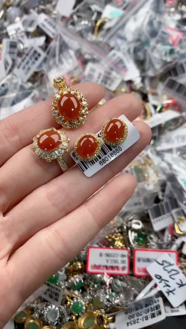 18K金镶嵌戒指翡翠777-*-------1