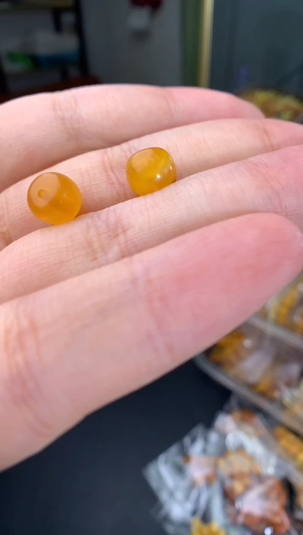 蜜蜡未镶嵌珠宝奇石多样性发一件