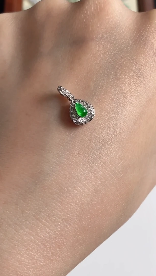 翡翠18K金镶嵌吊坠(不含链)缅甸翡翠