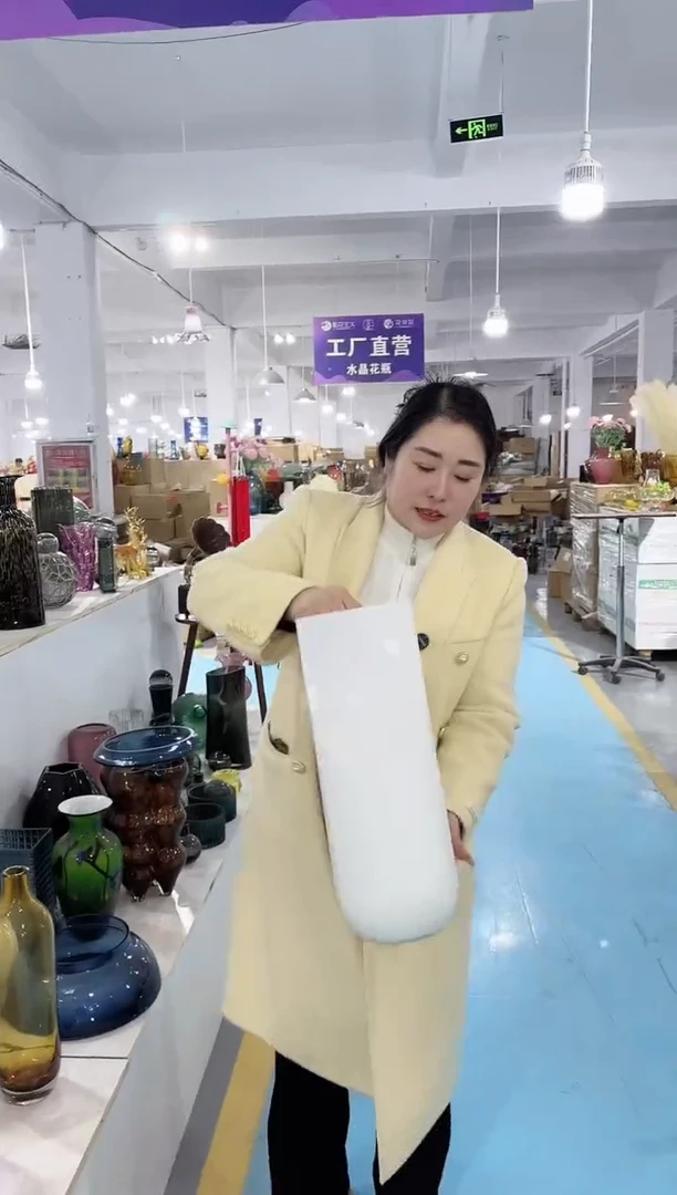 【闪购商品】玻璃唐总花瓶厂-微瑕-KNXU