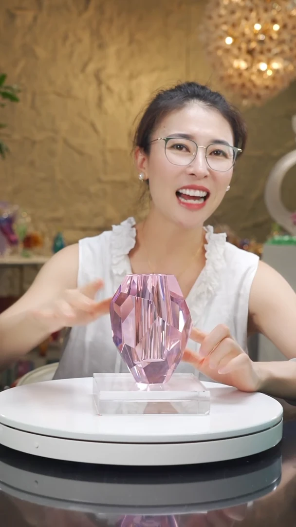 琉璃手工艺品张***生福利设计款切面粉色香薰瓶