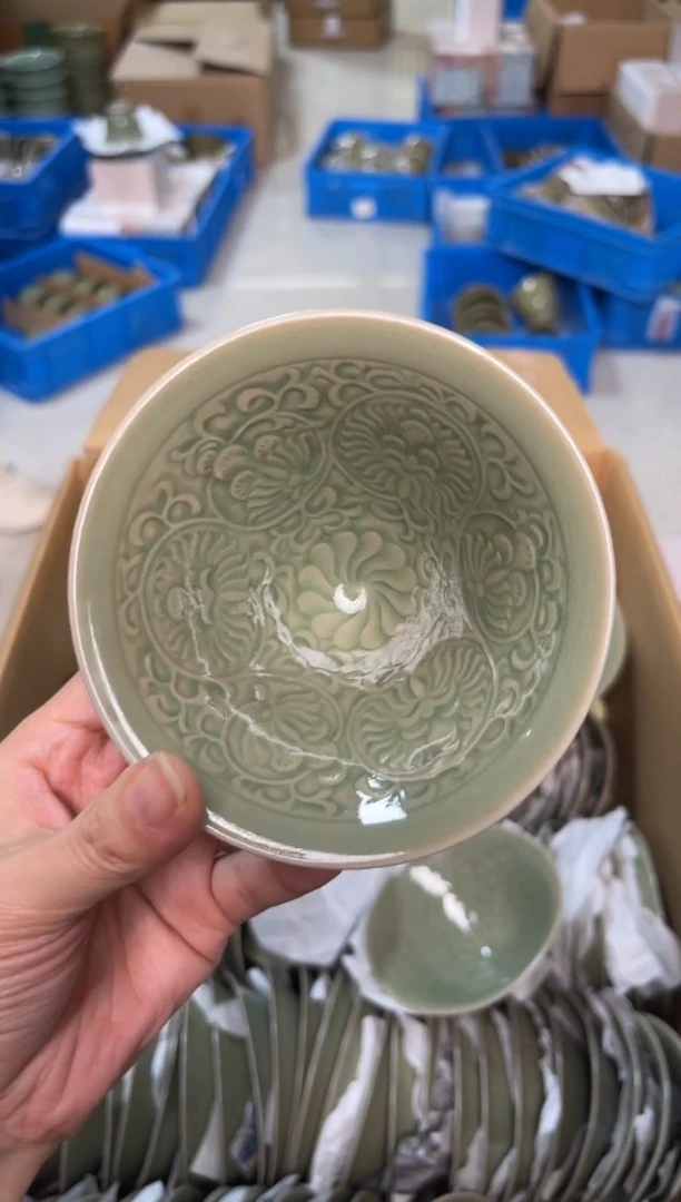 陶瓷秘色菊纹斗笠盏 二级