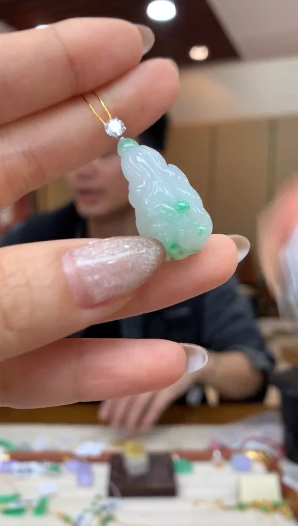 吊坠(不含链)18K金镶嵌翡翠白菜