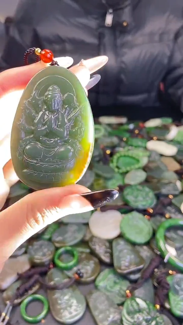 颈饰未镶嵌和田玉1