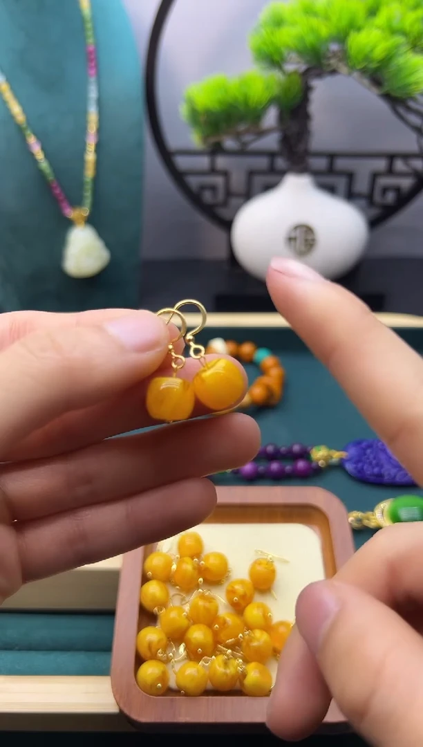 【闪购商品】蜜蜡耳饰14K金镶嵌E01