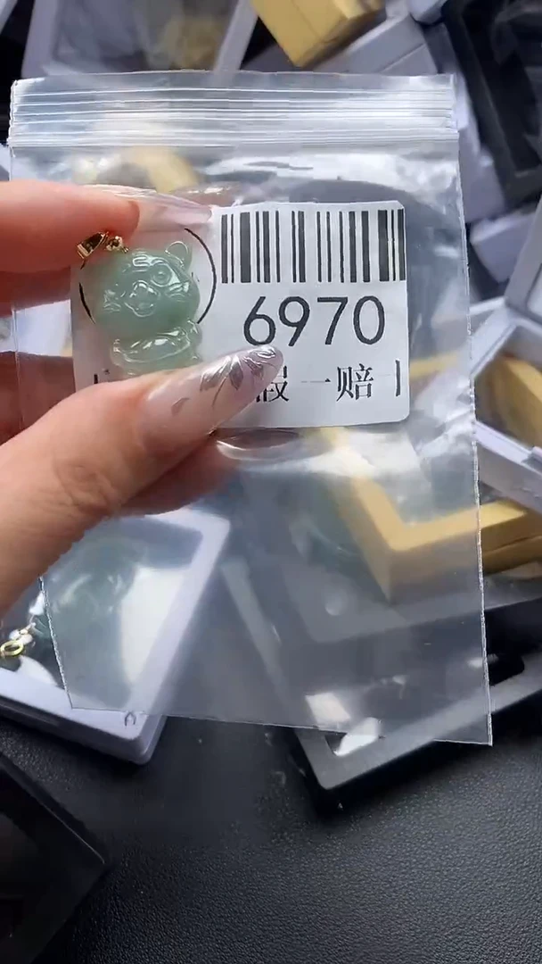 吊坠(不含链)未镶嵌翡翠6970