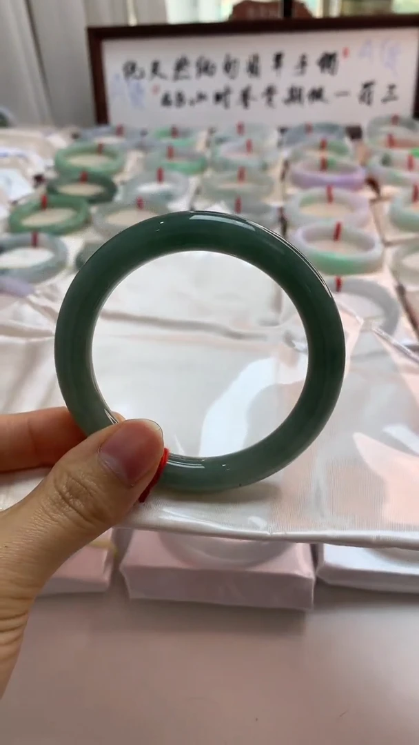 未镶嵌手镯翡翠57.5圆条油绿