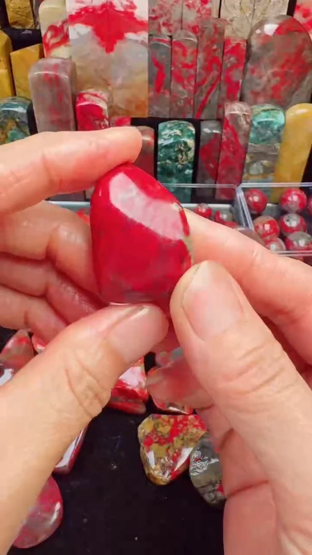 昌化鸡血石昌化鸡血石