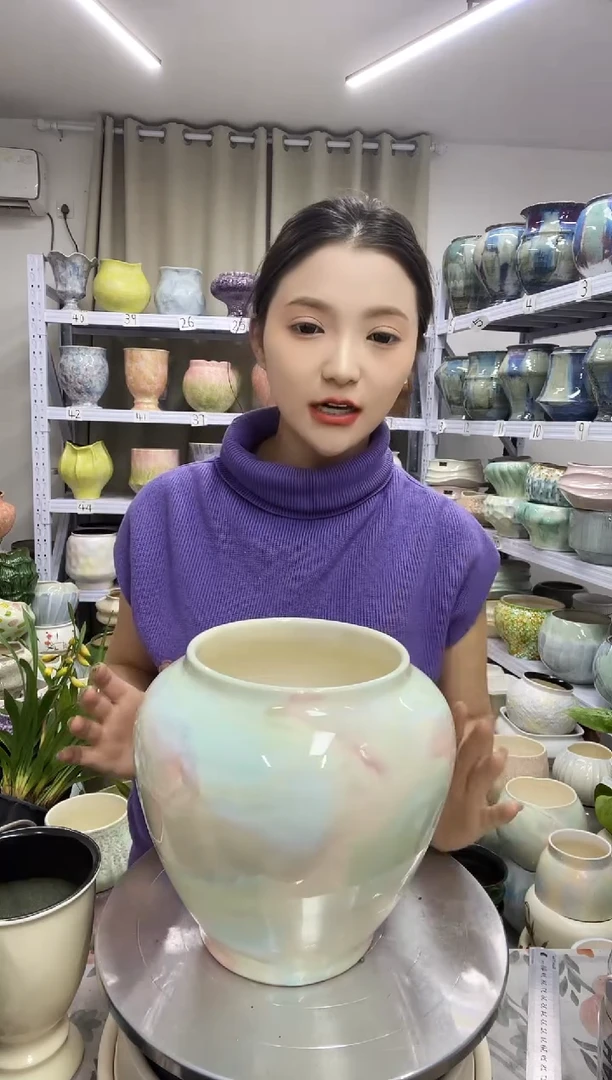 【12.4号】  花盆  高 ：    21口：14