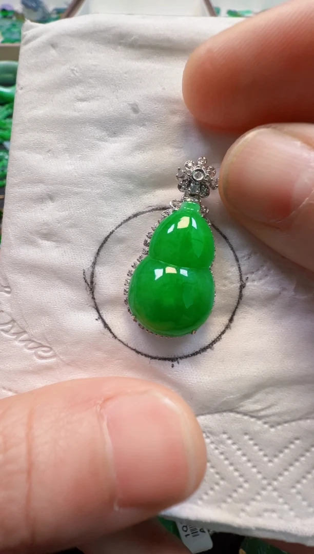 【闪购商品】翡翠吊坠(不含链)18K金镶嵌12800