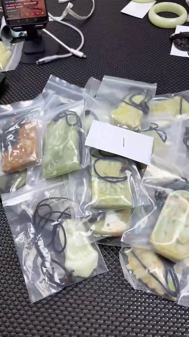 岫玉未镶嵌其他多样性发货一件