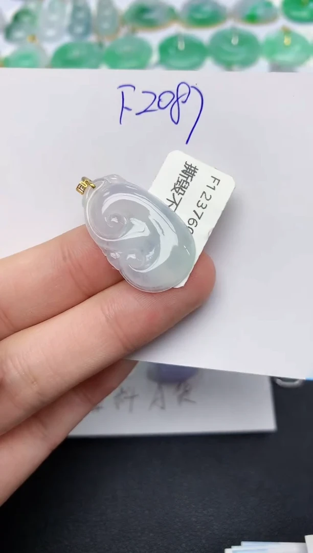 颈饰18K金镶嵌翡翠天然缅甸A货翡翠百元以上9元证书费自理