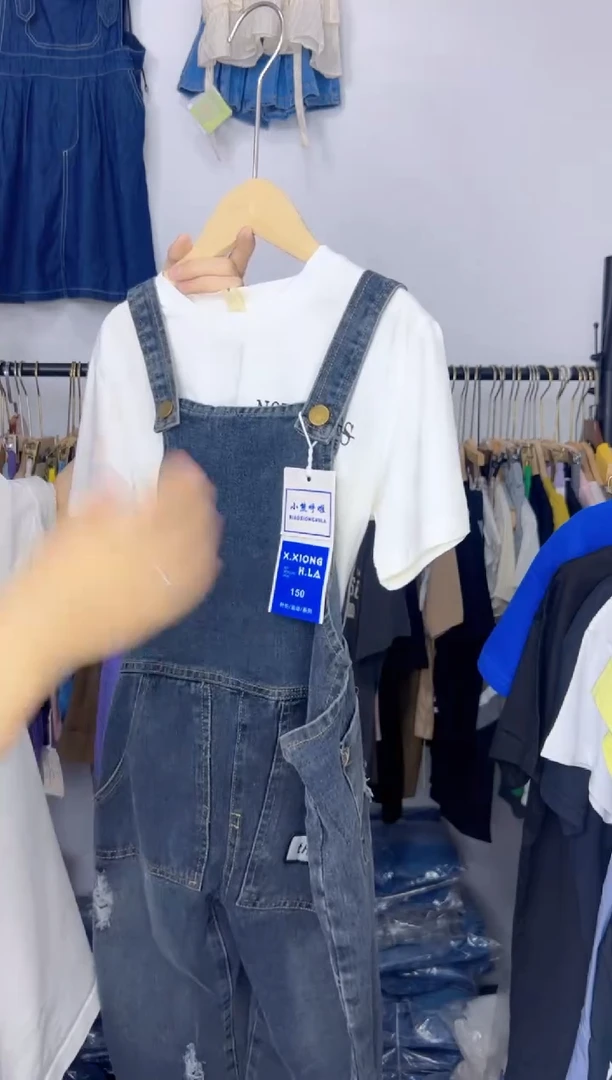 150尺码短裤.....加上衣一套