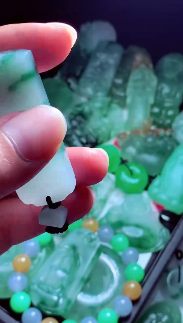 未镶嵌定制翡翠曹*#翡翠毛货定制