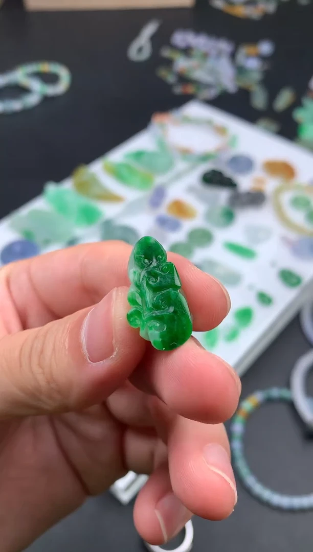 未镶嵌定制翡翠翡翠