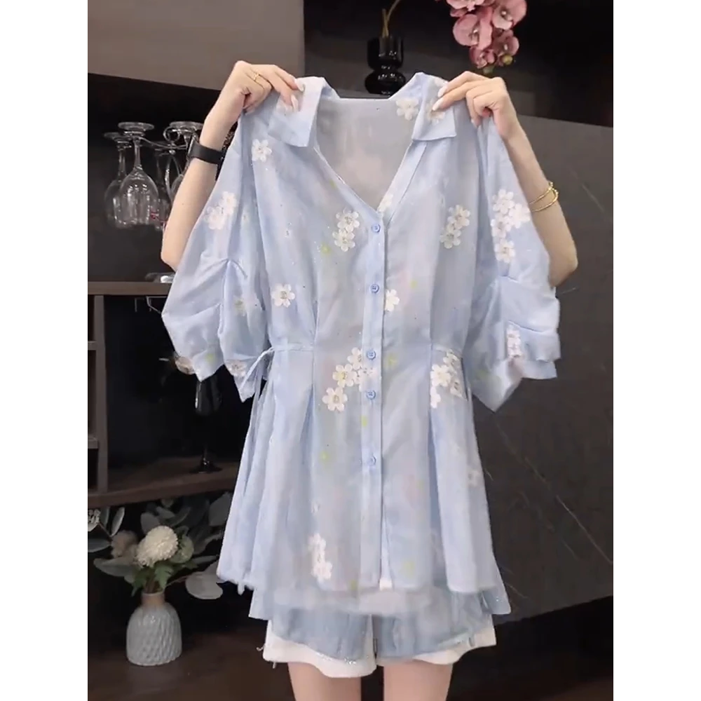 大码高级感碎花短袖衬衫女夏季2025新款时尚减龄洋气百搭别致上衣