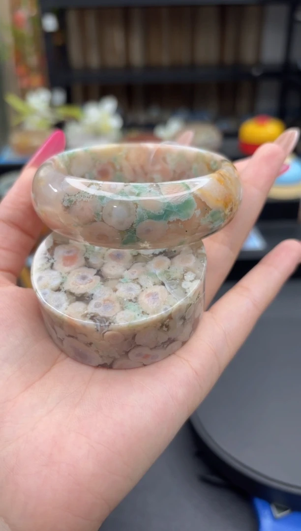 未镶嵌手镯石英质玉G***姐407(60圈赠送镯心)