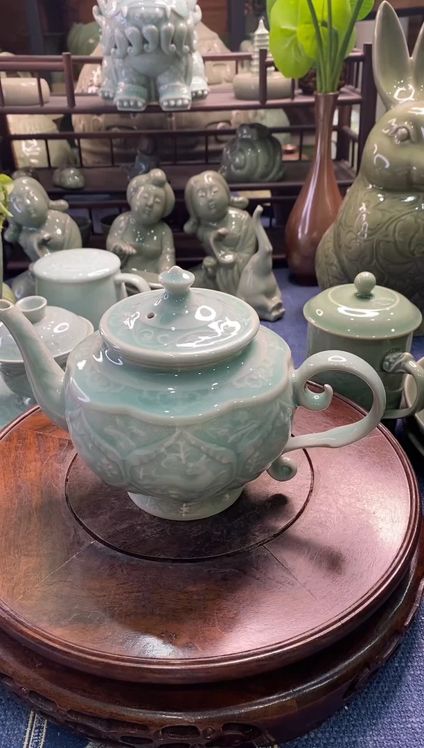 瓷【微瑕】花舞大唐茶壶(矿点缩釉)/1个