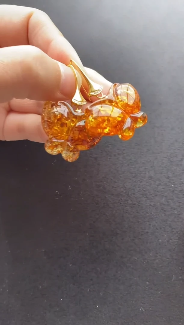 裸石琥珀未镶嵌耳坠