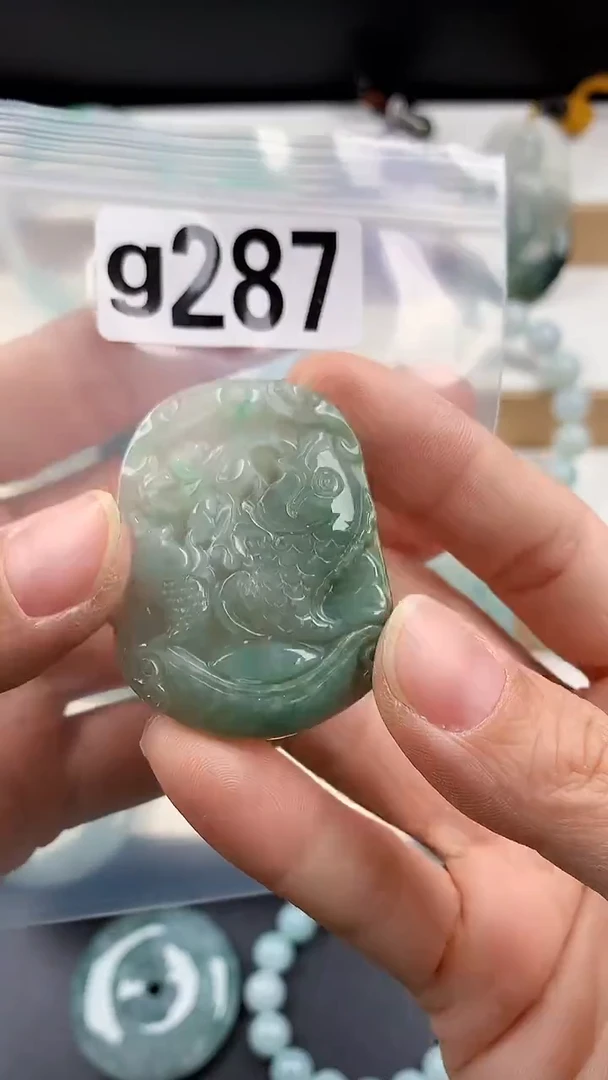 颈饰未镶嵌翡翠天然翡翠吊坠挂件