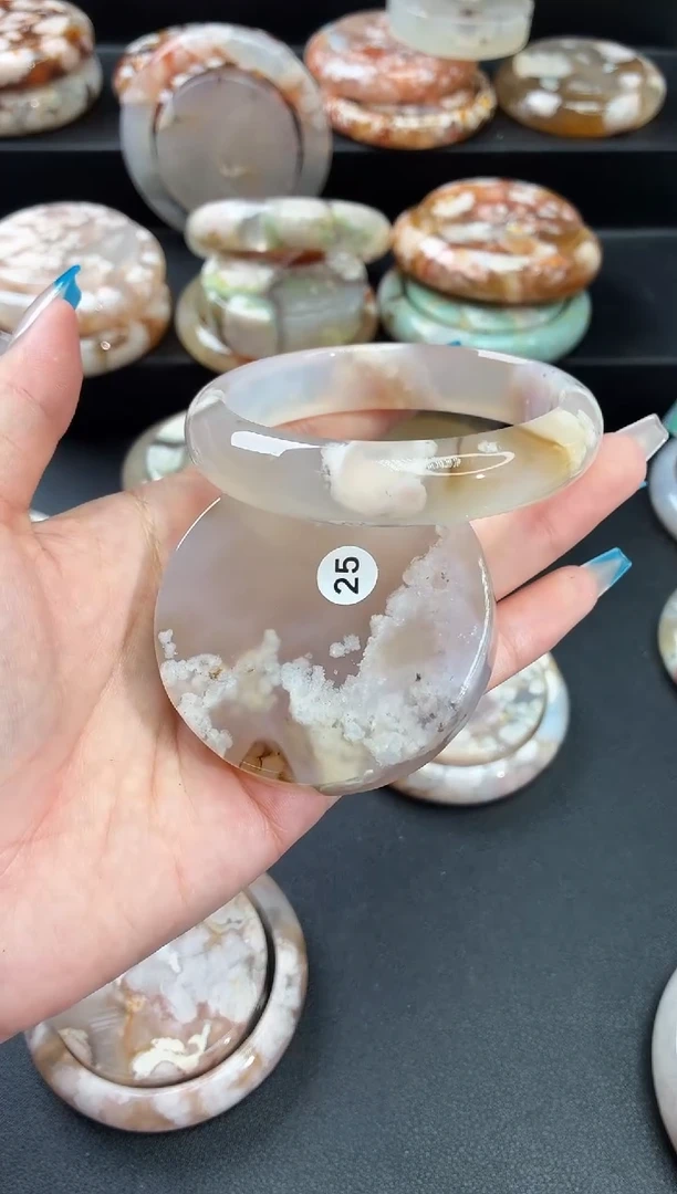 手镯玛瑙/玉髓未镶嵌石英质玉赠送镯心)59圈58/59带