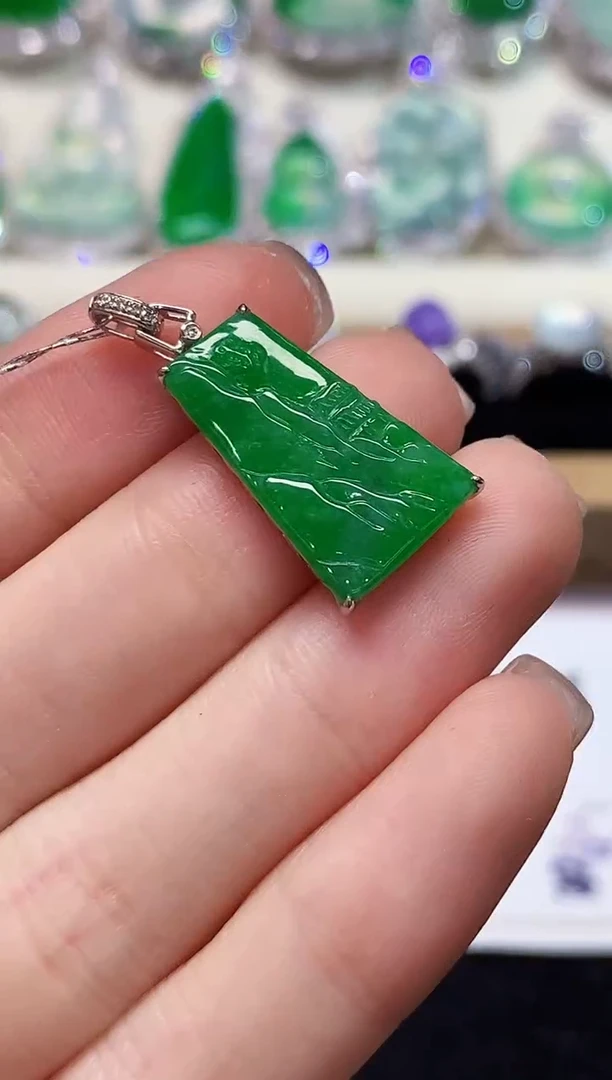 吊坠(不含链)18K金镶嵌翡翠L0802多样性发其一