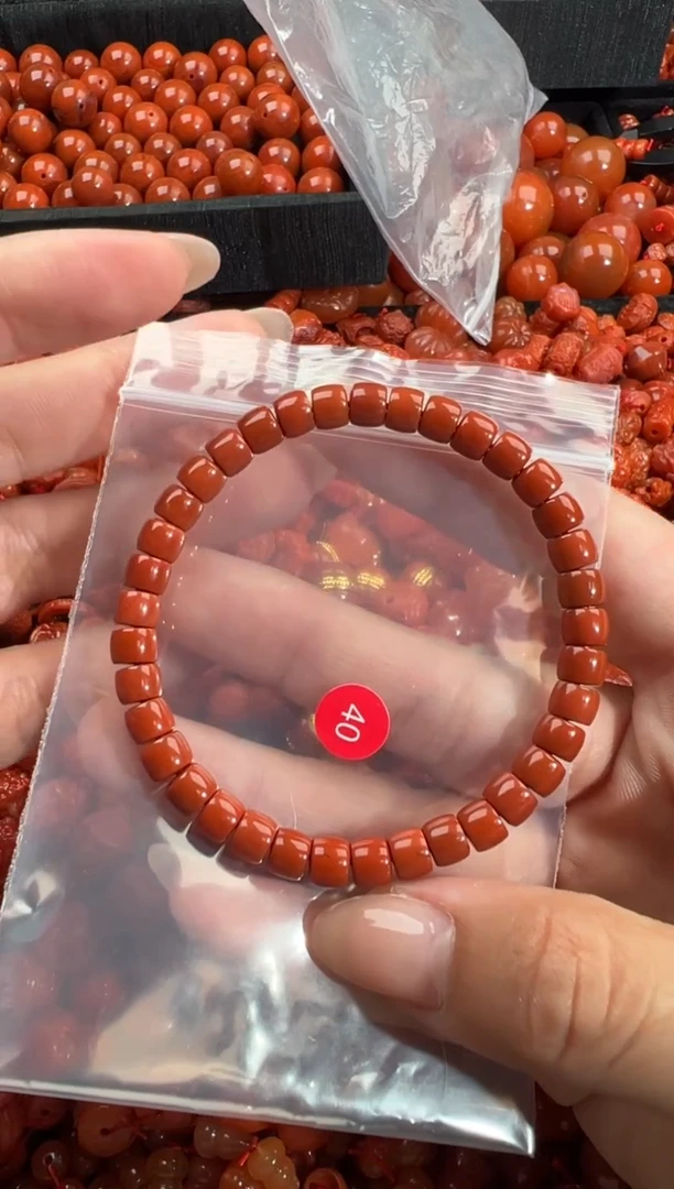 南红玛瑙未镶嵌颈饰2