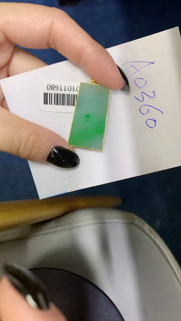 【闪购商品】翡翠颈饰18K金镶嵌0000000000