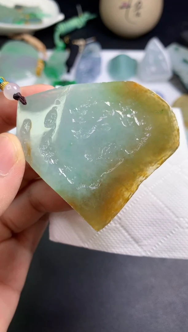 颈饰未镶嵌翡翠