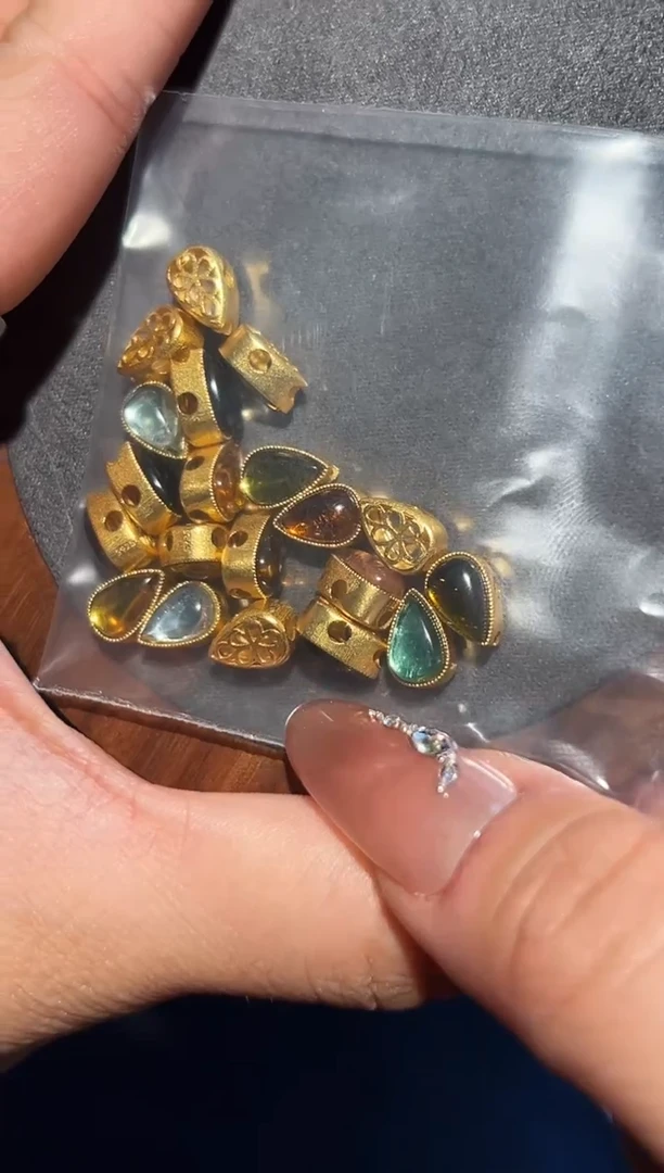 水滴盒子银S925镀金镶嵌碧玺?****）多样性发其一