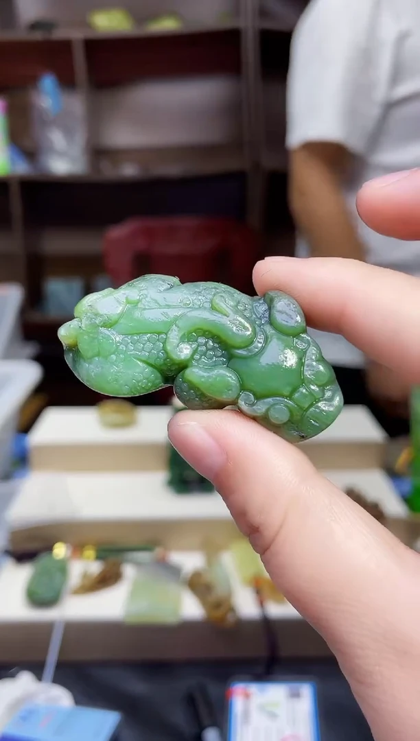 和田玉未镶嵌颈饰1