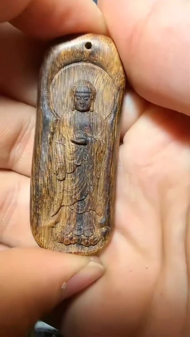 沉香吊坠103号红土双面雕菩萨多样性发一