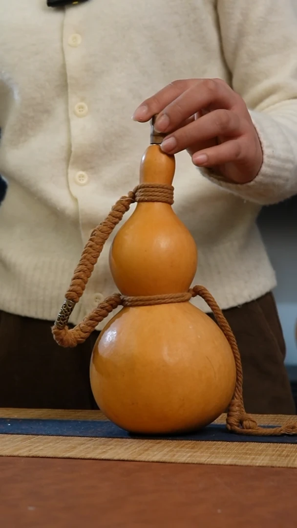 068号 天然热水酒葫芦 一物一拍（有瑕介意勿拍）