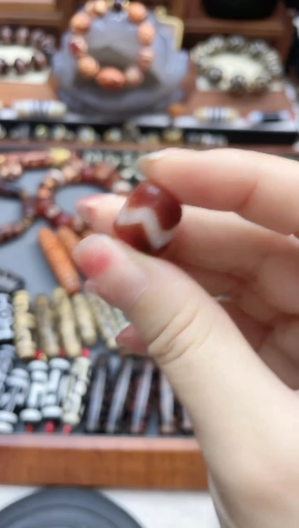 未镶嵌珠珠玛瑙/玉髓水纹金蟾红肉断珠