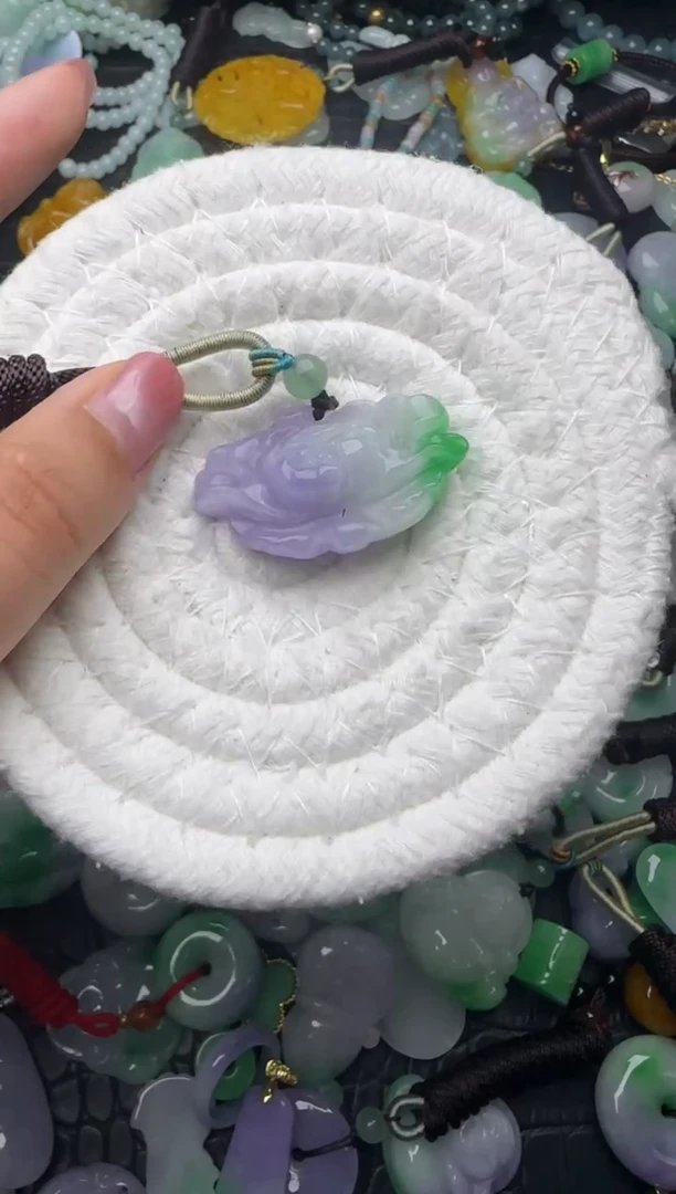 颈饰未镶嵌翡翠缅甸翡翠吊坠