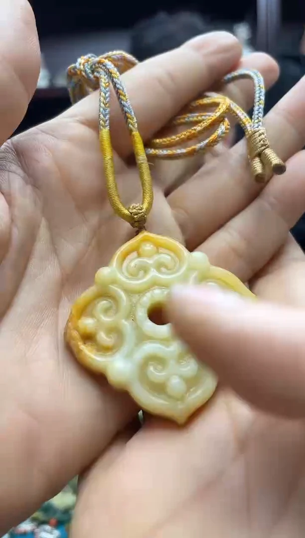 未镶嵌岫玉吊坠·