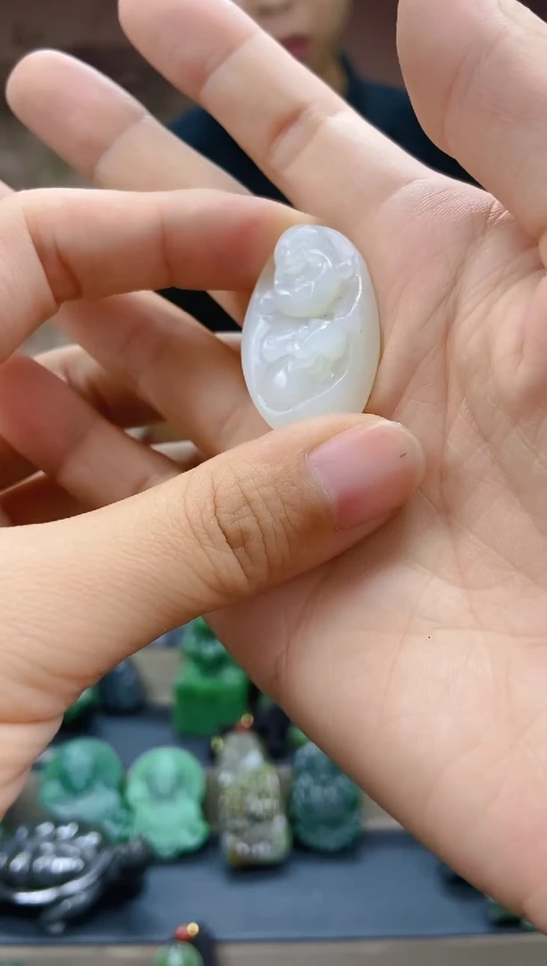 颈饰未镶嵌和田玉1
