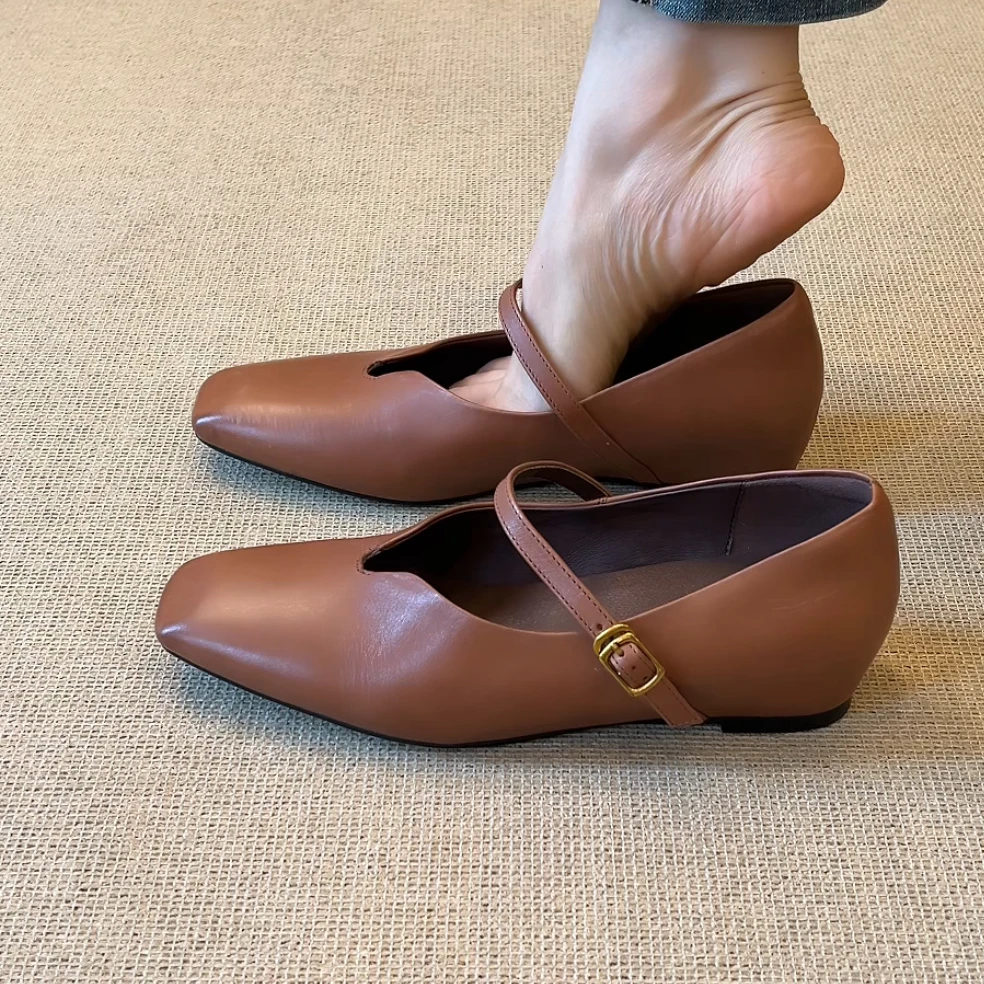 RubyL/3.5cm简约复古百搭舒适一字扣带方头浅口内增高单鞋女款