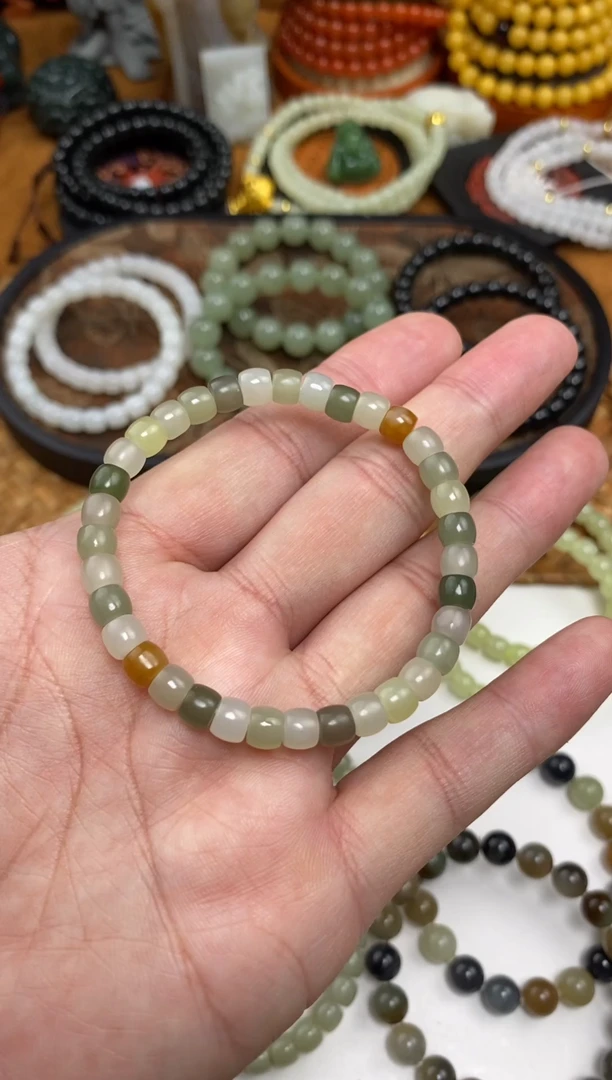 颈饰未镶嵌和田玉手串