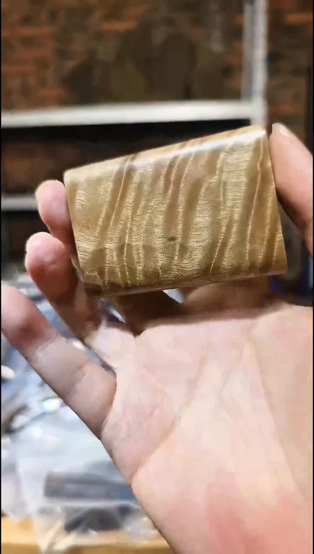金丝楠无事牌手把件