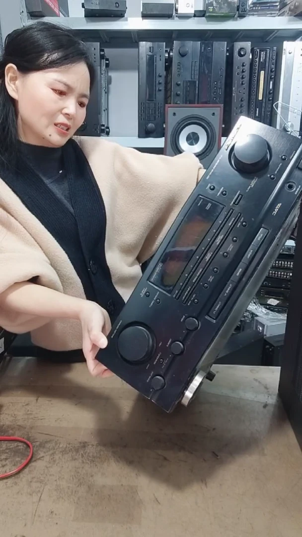 8新功放机一台，不包邮费