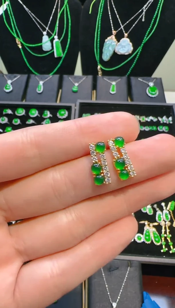 颈饰银S925镀金镶嵌翡翠蛋面耳钉